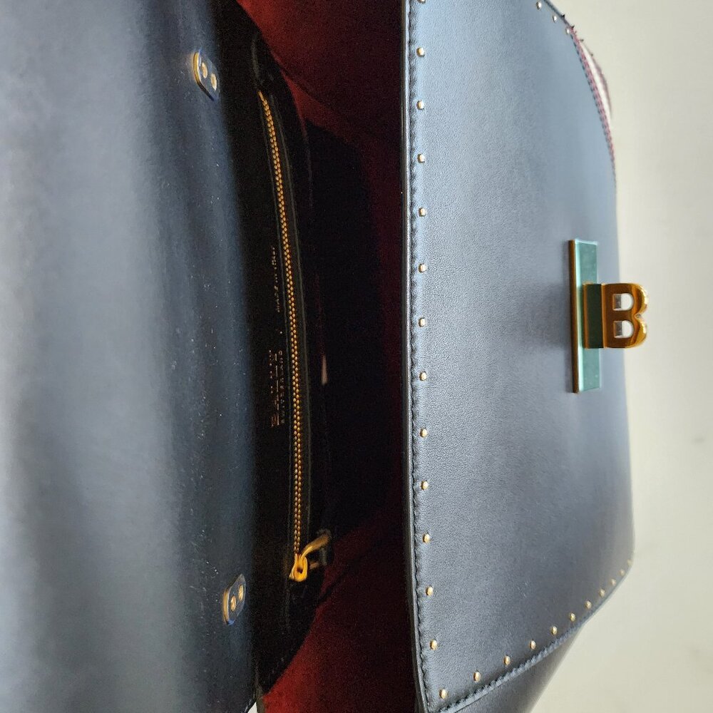 NWT BALLY B Turn SM 2-Way Leather Handbag – Elegant Versatility🖤(#163) - Picture 10 of 12